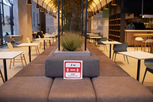 How to Create a Clean and Inviting Atmosphere in Hospitality Establishments